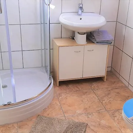 Stadtvilla - Gaestehaus Mit Gemeinschaftskueche, Hausnummer 34 Kwatera prywatna *